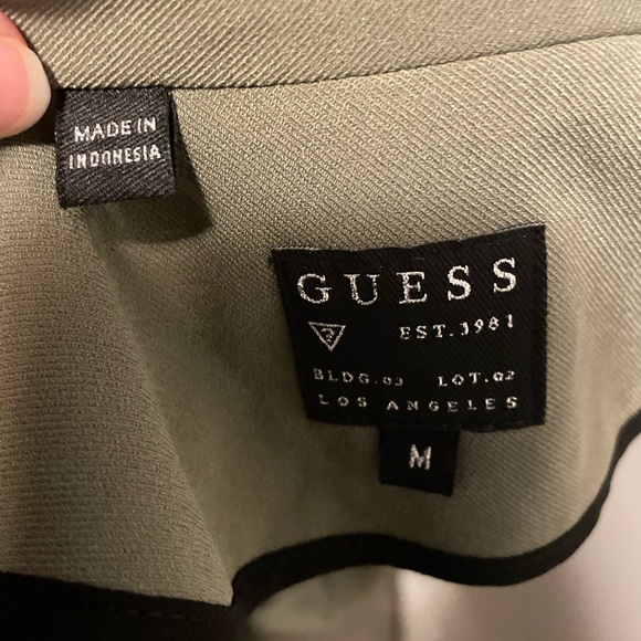 Guess Green Single Clasp Vest with Longer Sheer back Size Medium - Picture 2 of 5